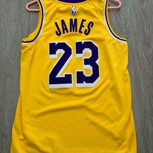 NIKE LEBRON JAMES MENS JERSEY MEDIUM 100%AUTHENTIC